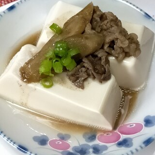 温か湯豆腐～ごぼうと牛肉の煮物を添えて♪*